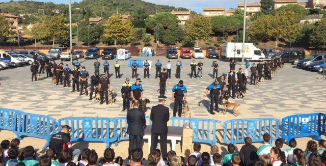 La unidad canina de la Policía de Cieza participa en unas jornadas en Barcelona