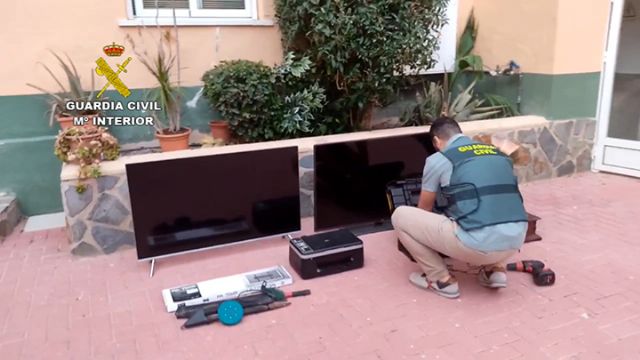 La Guardia Civil detiene a un escurridizo delincuente por robos en garajes y trasteros de sus vecinos