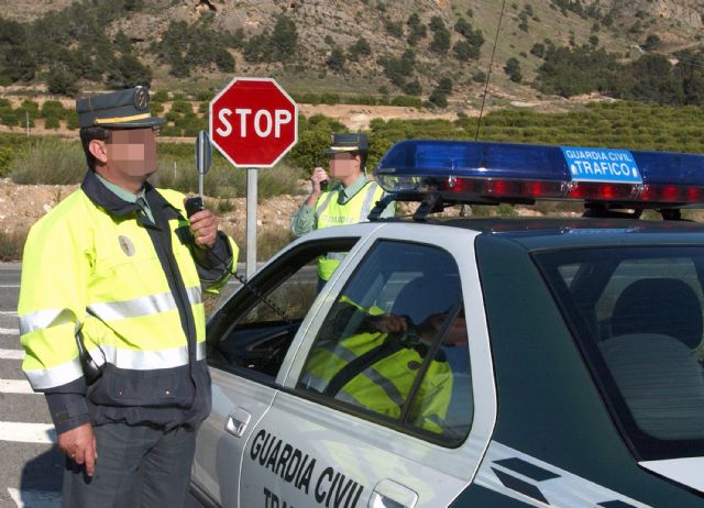 La Guardia Civil imputa a dos menores por arrojar piedras a vehículos que circulaban por la Autovía A-30