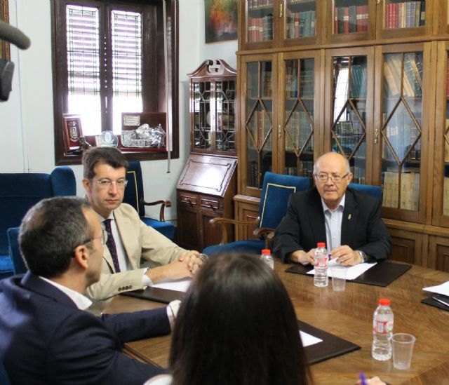 Turismo respalda la tramitación de la ´floración de Cieza´ como atractivo de interés turístico regional