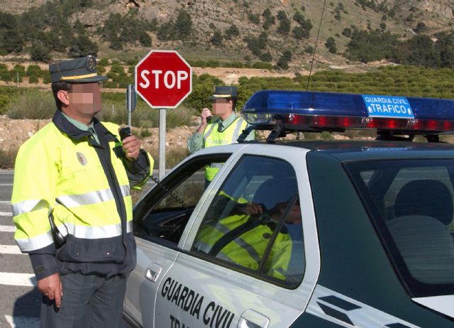 La Guardia Civil imputa a dos menores por arrojar piedras a vehículos que circulaban por la Autovía A-30