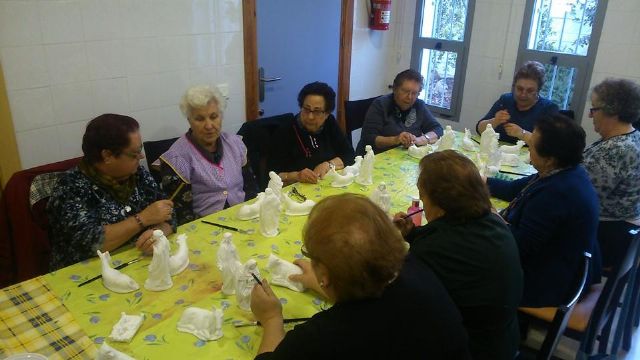 Comienza el Taller Artístico de Belenes en el Centro Municipal de Personas Mayores 'Las Morericas'