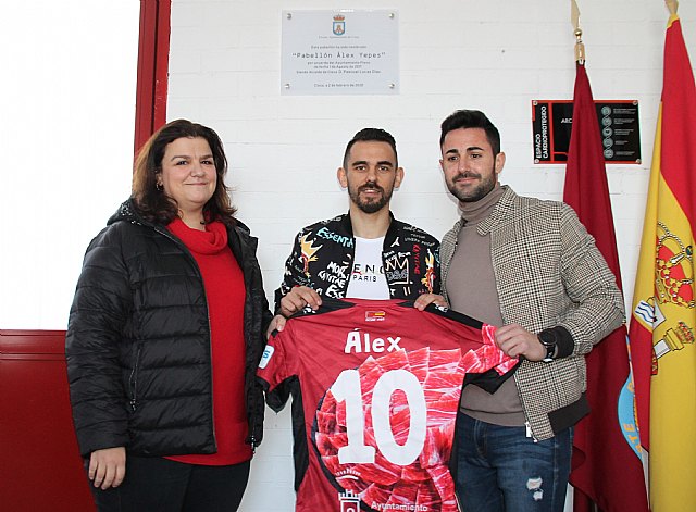 Álex Yepes ya da nombre a un pabellón deportivo en Cieza