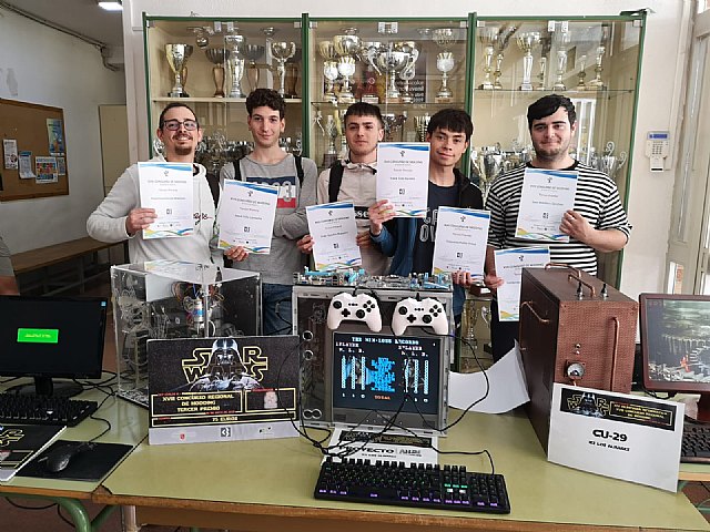 Los equipos de Informática del IES Los Albares obtienen cuatro de los cinco primeros premios en la XVIII Edición del Concurso Regional de Modding