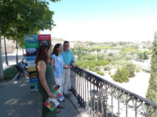 Presentan la nueva campaña turística 'Escápate por...Cieza' centrada en el verano