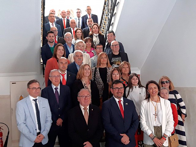 Seis ciezanos ausentes reciben el homenaje del Ayuntamiento en el Día de la Cruz