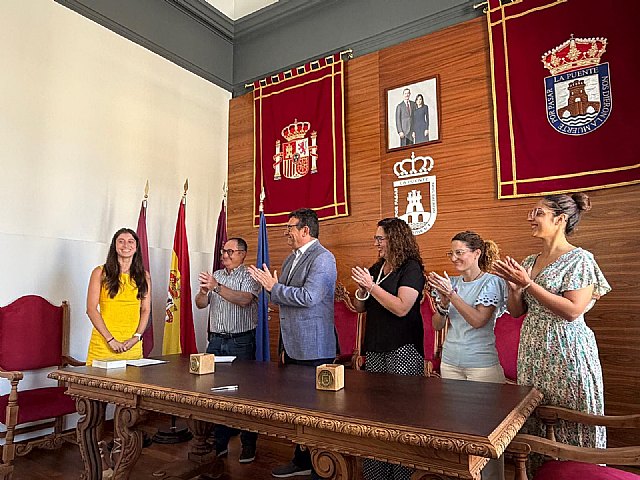 Yana Fernández Colondrón toma posesión como nueva tesorera del Ayuntamiento de Cieza