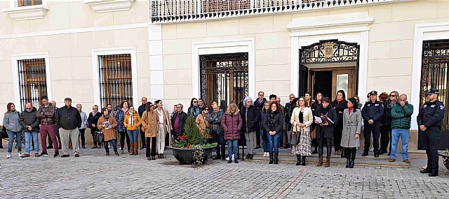 Concentración de repulsa por el intento de asesinato en Cieza (Murcia)