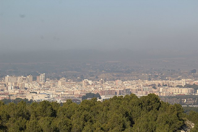 Denuncian la contaminación por la quema de parafina en Cieza