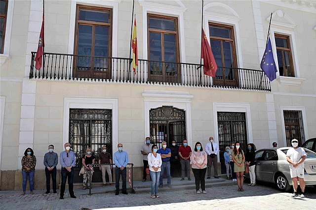 Minuto de silencio en Cieza por las víctimas del coronavirus