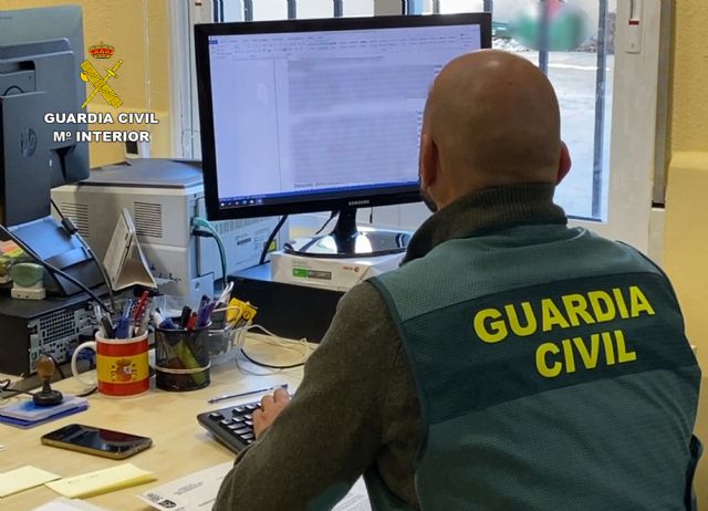 La Guardia Civil detiene en Cieza a los tres miembros de un grupo criminal que habrían estafado 25.000 euros a un septuagenario