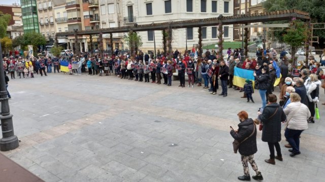 Concentración masiva en Cieza contra la guerra en Ucrania