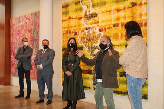 'Lloviendo flores' de Abellán Juliá, la floración de Cieza hecha arte