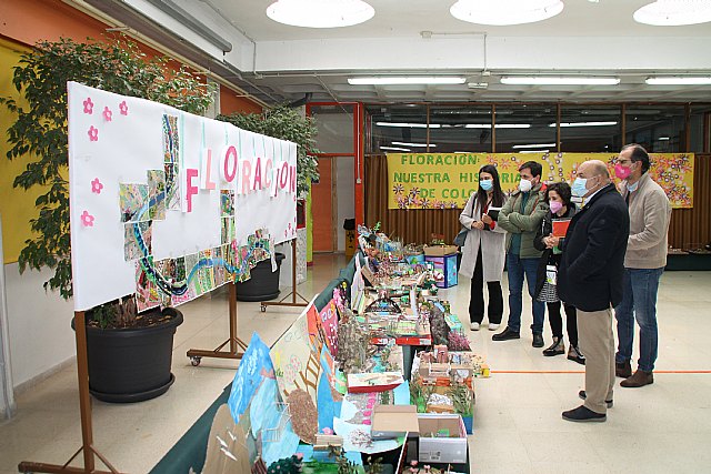 El alcalde visita los trabajos escolares de la Floración en los colegios San Bartolomé-La Era y José Marín