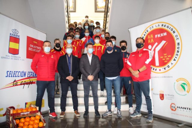 Recepción municipal a las selecciones española y francesa absolutas de karate