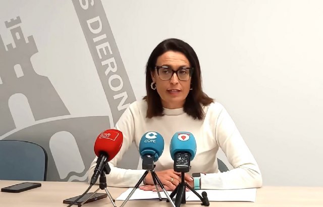 La portavoz del Gobierno municipal, María Turpín, valora el pleno de abril