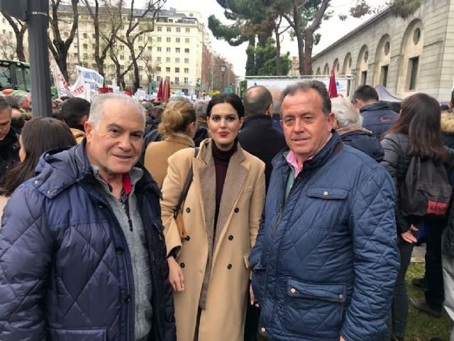 El PP de Cieza acompaña a los agricultores ciezanos en las protestas contra el Ministerio en Madrid