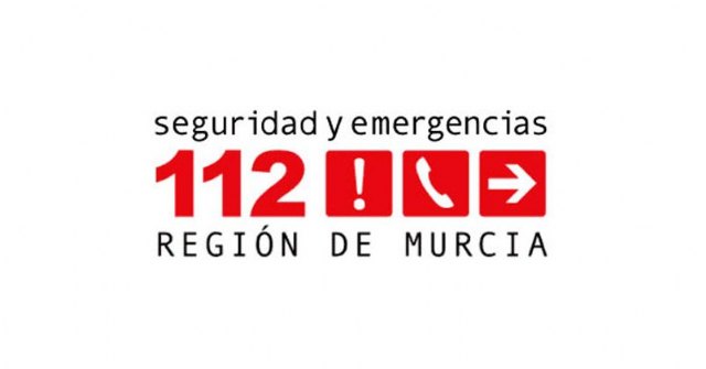 Extinguen un incendio de cañas y matorral en Cieza