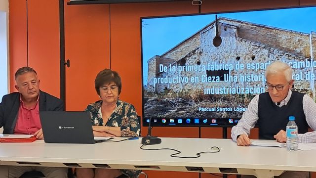 Pascual Santos y Manuela Caballero reivindican la fábrica de Brunet como patrimonio industrial de Cieza