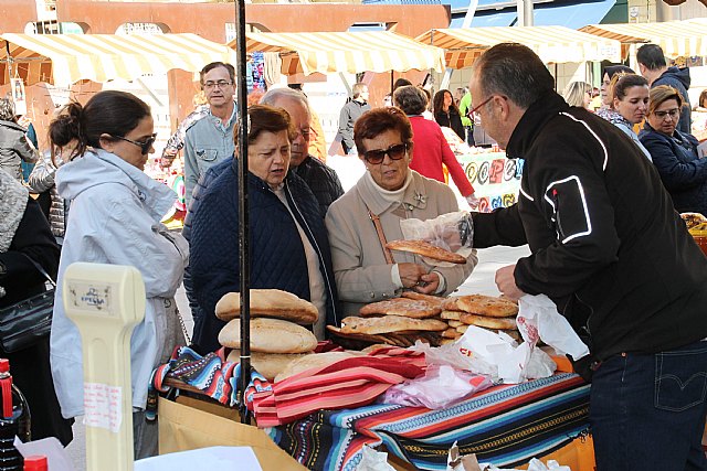 El mercadillo artesanal, mejor en la Esquina del Convento