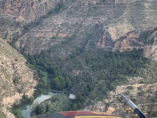 Servicios de emergencias rescatan a dos excursionistas con sus dos perros en Cieza