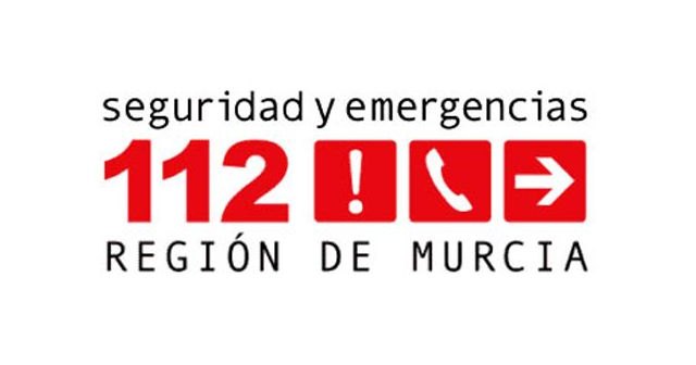 Servicios de emergencias atienden un accidente de tráfico en la N-301, Cieza