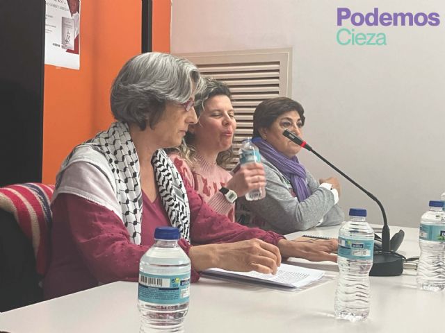 La voz de las mujeres resonó, empoderada y valiente, en la Biblioteca Municipal 'Padre Salmerón'