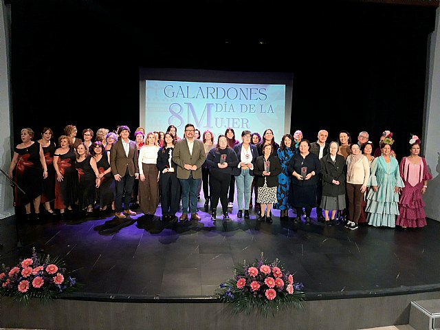 Cieza reconoce el potencial transformador de sus mujeres y brinda homenaje póstumo a Amparo Pino