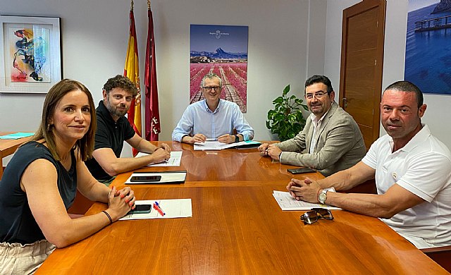 El alcalde plantea al consejero de Sanidad las principales demandas de Cieza en materia de Salud