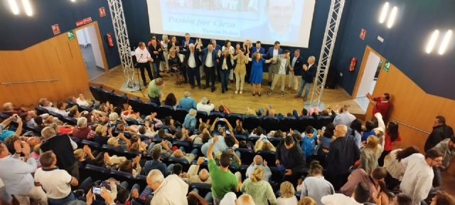 La Sala Manuela Burló quedó pequeña para la presentación de la Candidatura del Partido Popular a las elecciones municipales del 28 de Mayo