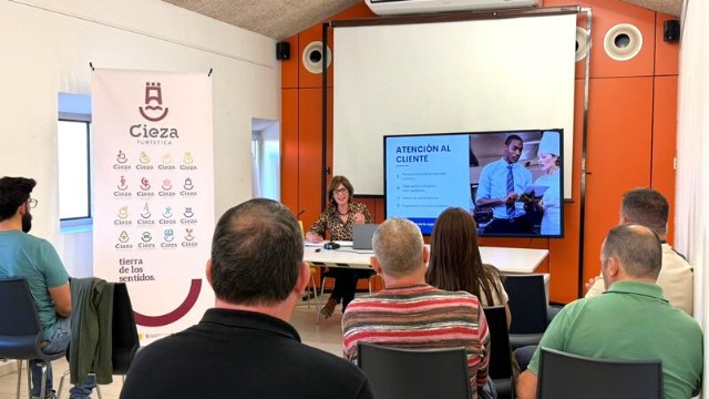 El Ayuntamiento de Cieza organiza un taller dirigido a bares y restaurantes para explicarles los beneficios de su adhesión al Club de Producto de la nueva marca turística