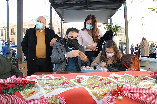 Buena acogida del mercadillo de artesanía que hizo un guiño a la Navidad