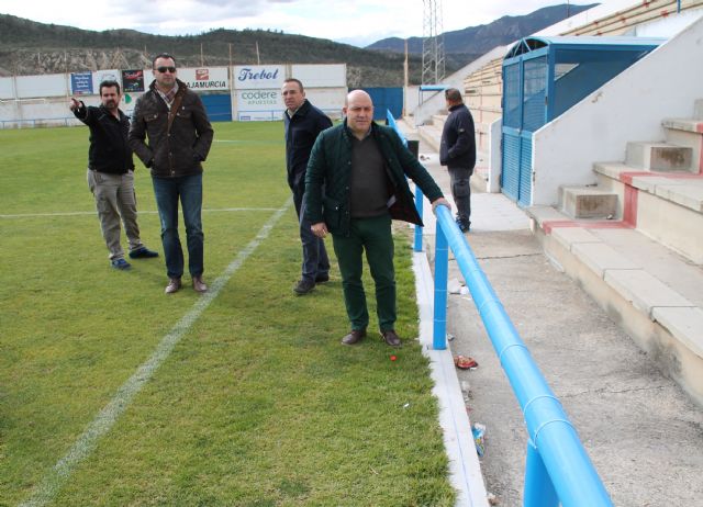 Pascual Lucas visita varias actuaciones realizadas en el área de Deportes