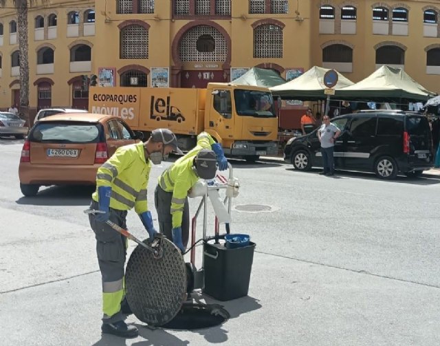 El Ayuntamiento de Cieza refuerza los trabajos de control de plagas en el municipio
