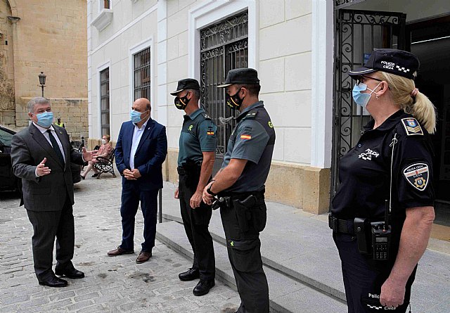 Pascual Lucas solicita al delegado del Gobierno agentes de guardia civil para reforzar la seguridad