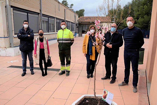 La Floración conquista los centros de enseñanza