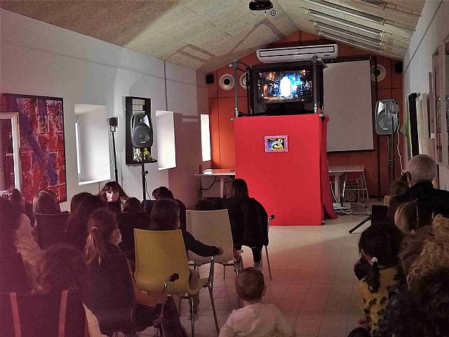 La sensibilización sobre la igualdad entre hombres y mujeres llegó a los niños en forma de teatro