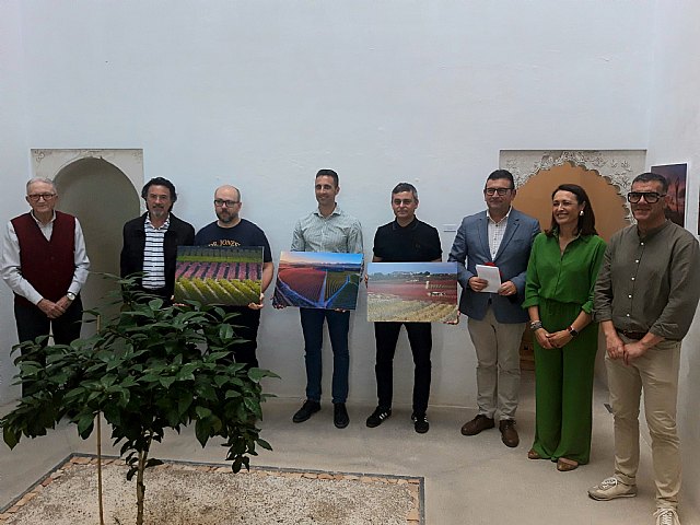 'Geometrías cromáticas', de Pedro Sánchez, gana el XIV Concurso de Fotografía Floración de Cieza