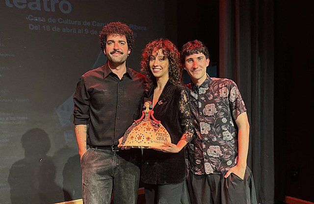 El actor Samuel Rodríguez, premiado junto a sus compañeros a la mejor obra del Festival de Teatro de Carrizo de la Ribera