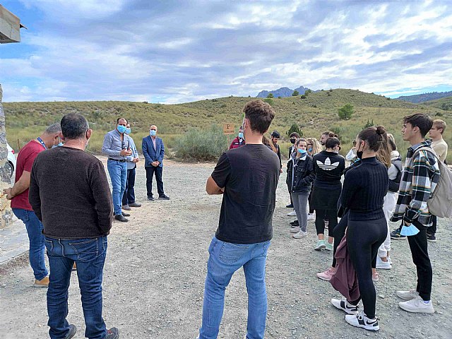 Los estudiantes de Turismo de la UMU visitan el cañón de Almadenes y su entorno