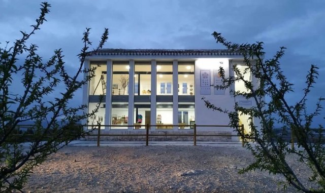 Turismo informa de que el Centro de Recepción de Visitantes de la Floración en el Soto de la Zarzuela es ideal por sus vistas