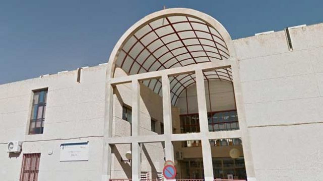 El alcalde exige al consejero de Salud que devuelva al Área IX los servicios 'arrebatados sin explicación alguna'