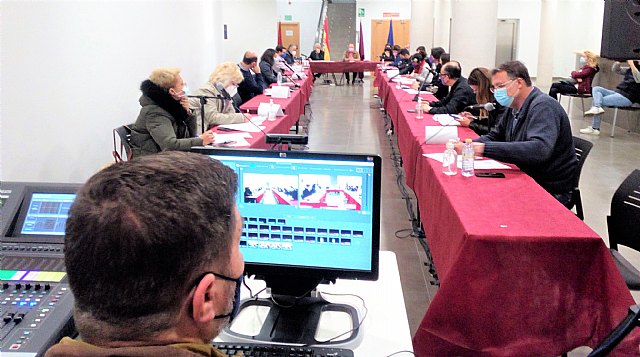 El Pleno aprueba 5,6 millones para inversiones y ayudas a los sectores más afectados por la pandemia
