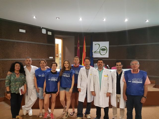 Salud colabora con la asociación ´Piedras Vivas´ para acompañar a enfermos en el hospital de Cieza