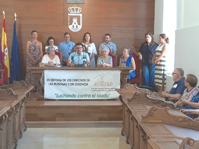 Cieza conmemora el Día Mundial del Alzheimer con la lectura de un manifiesto promovido por ACIFAD