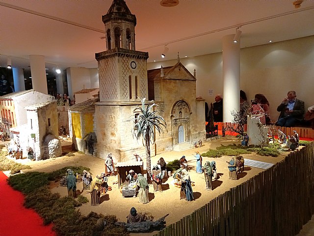 El belén municipal ofrece como novedad una fiel reproducción de la basílica de la Asunción