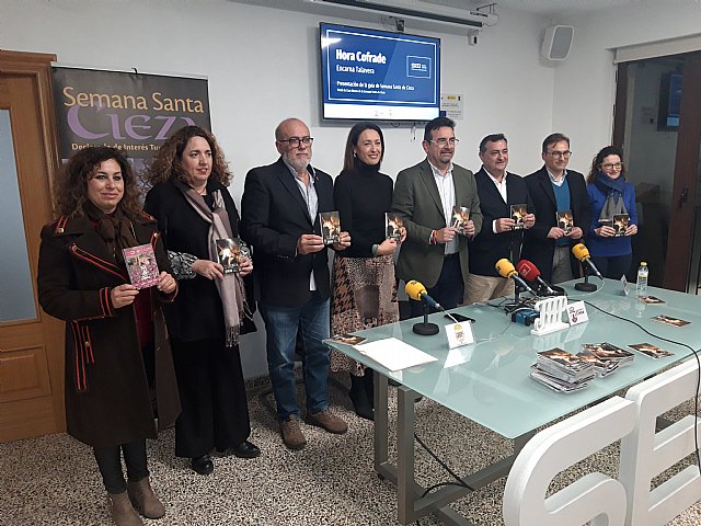 Presentan la Guía de la Semana Santa de Cieza 2024