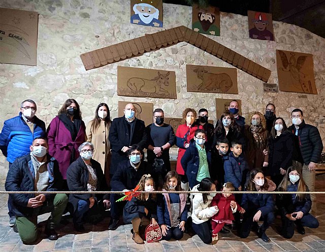 Las asociaciones de vecinos participan en el II Concurso de Decoración Navideña 'Rincones navideños'