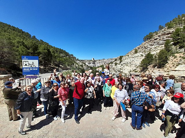 El programa Mayores Activos lleva a los mayores ciezanos a Alcalá de Júcar