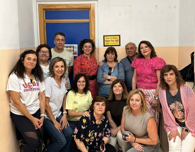 El Colegio Antonio Buitrago dedica el aula de música del centro escolar al recordado profesor Francisco López Herrera